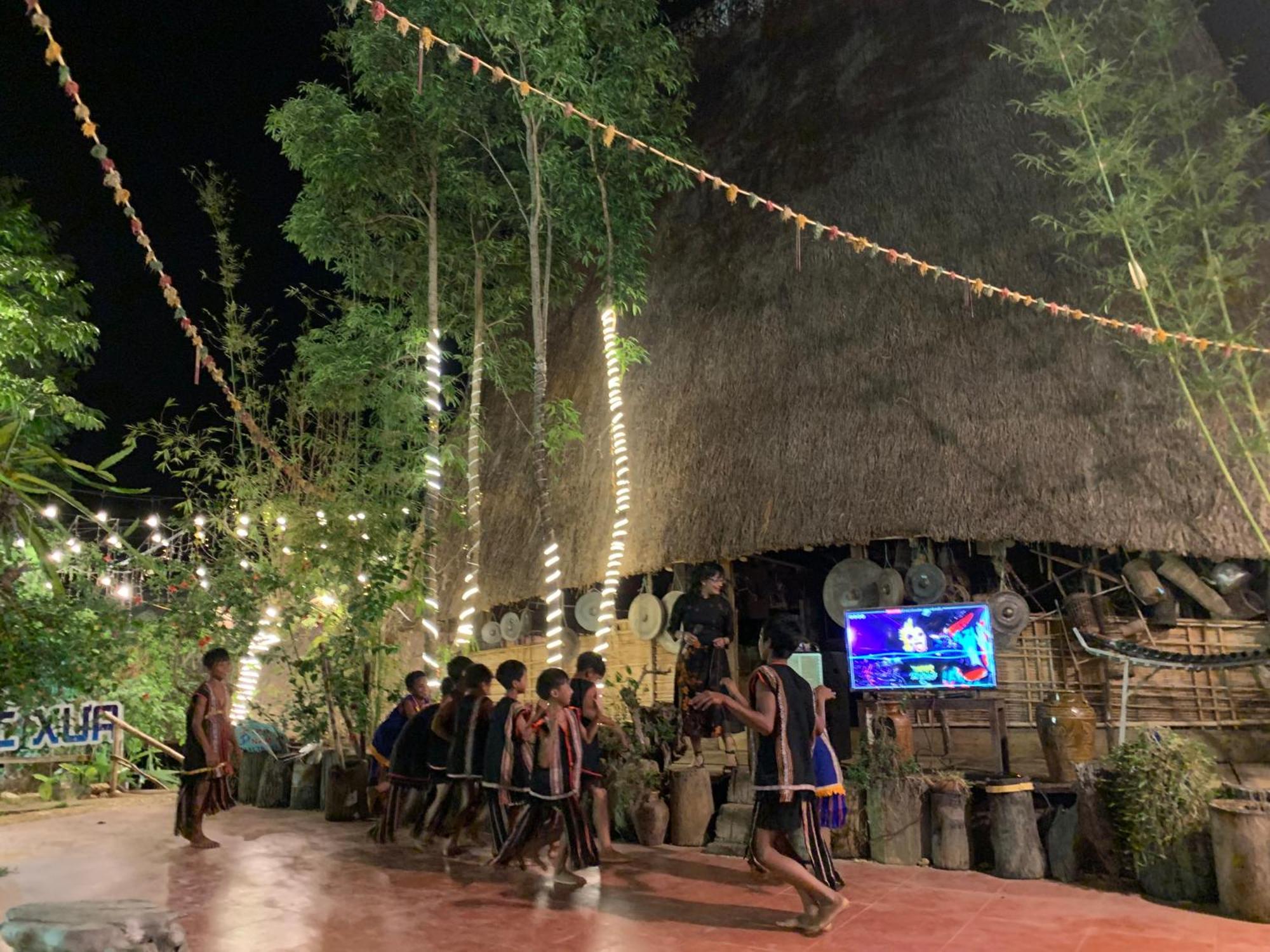 Khu Du Lich Sinh Thai, Nghi Duong Homestay Hoang Anh - Kon Xom Luh Tỉnh Kontum Kültér fotó